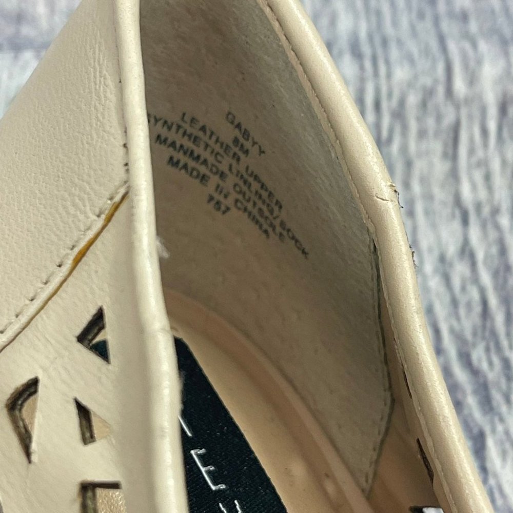Steve Madden Gabyy Women's size 8 Leather Perforated Flats Slip On Shoes Tan - Picture 8 of 11